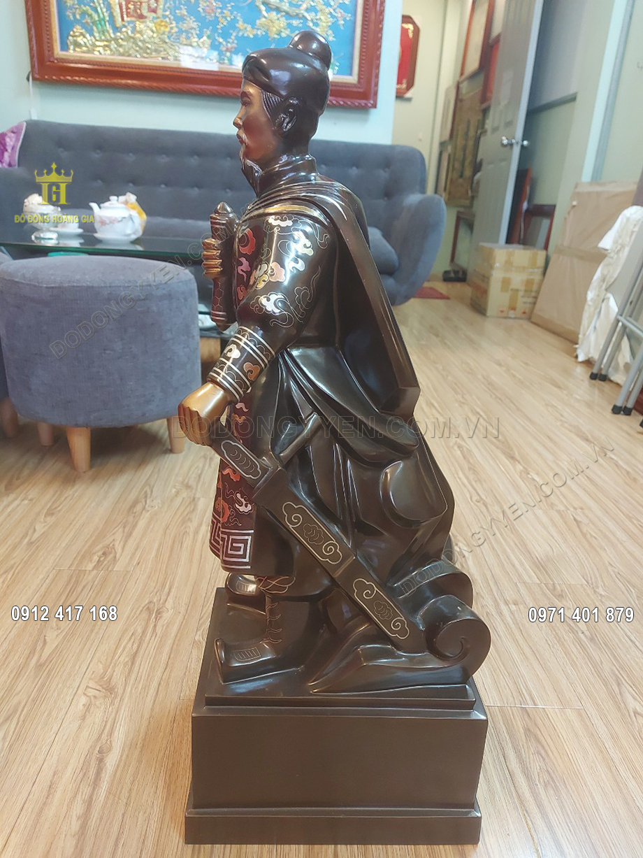 H&igrave;nh ảnh nh&igrave;n nghi&ecirc;ng của vật phẩm